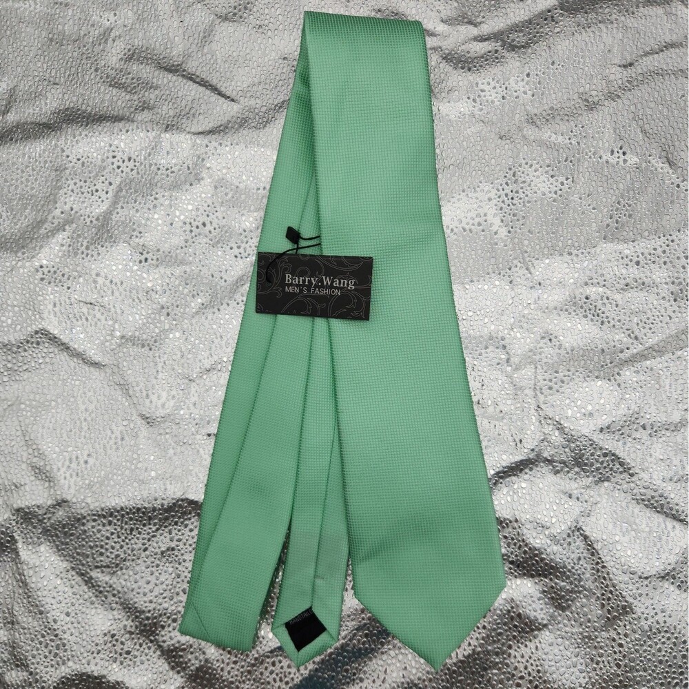 Tie Barry Wang 100% Silk Necktie Hand Tailored Green Geometric Microweaved NEW